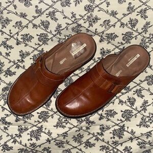 Clarks Brown Leather Women's Slip-On Loafers